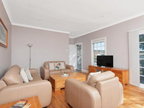 The Croft Cosy Beach House with Aircon and only 270m to the Beach